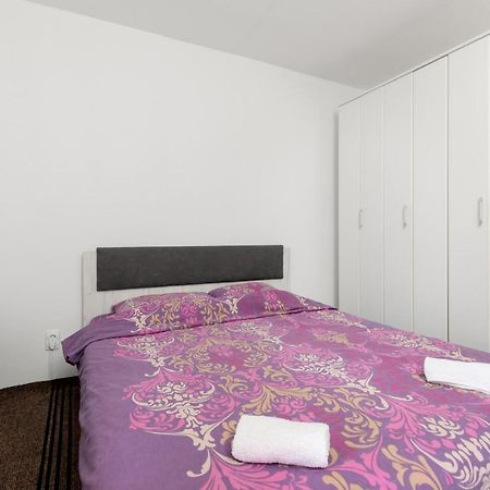 Private Room Center-2 Persons New Budva Bagian luar foto