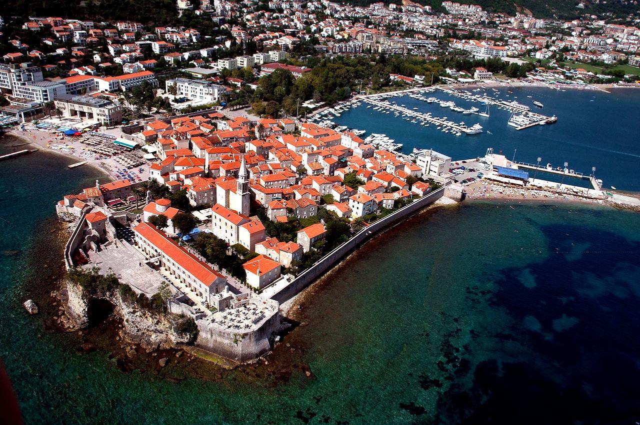 Private Room Center-2 Persons New Budva Bagian luar foto