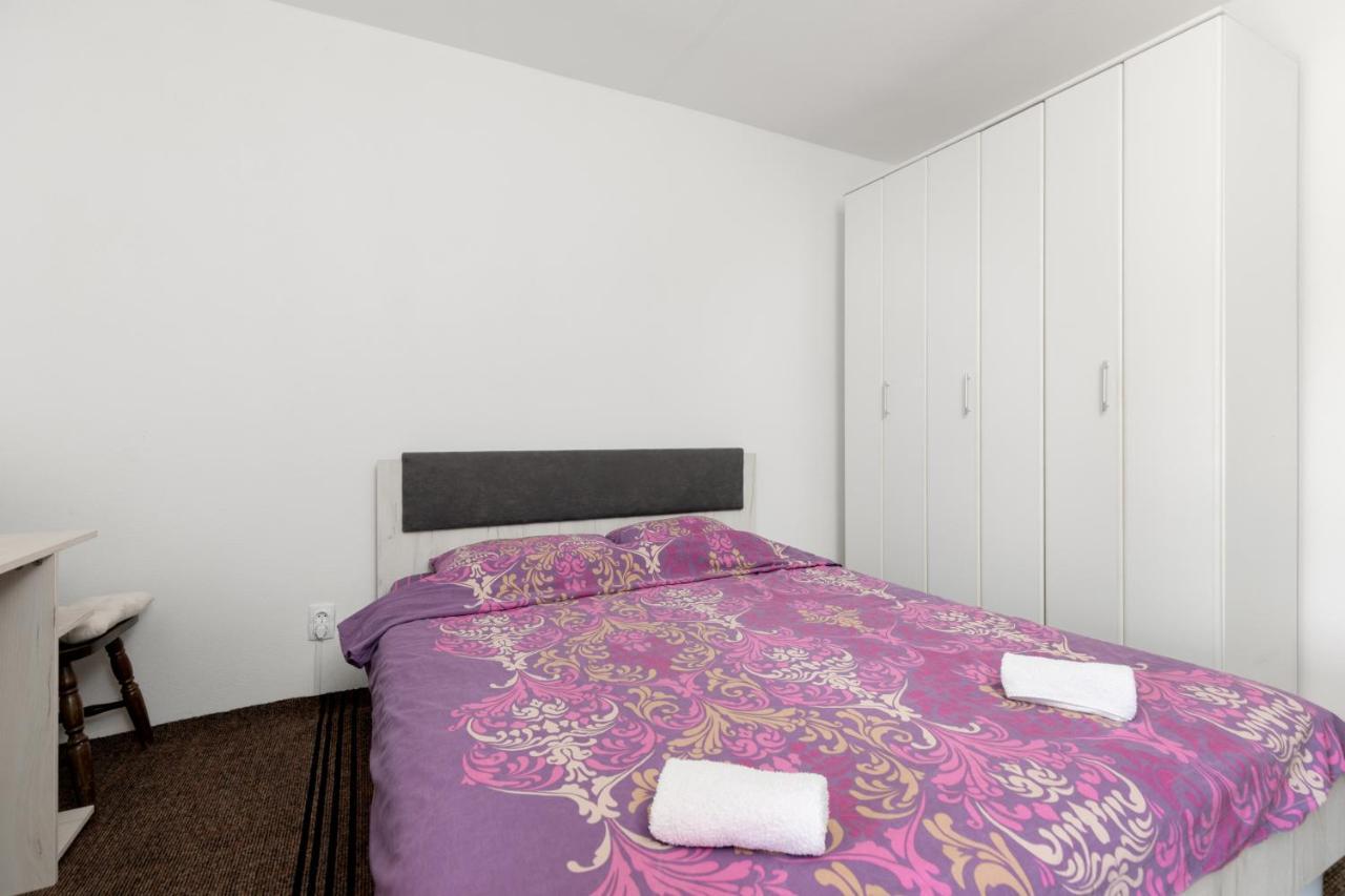 Private Room Center-2 Persons New Budva Bagian luar foto